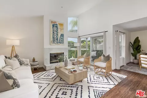 2222 5th St #301, Santa Monica, CA 90405