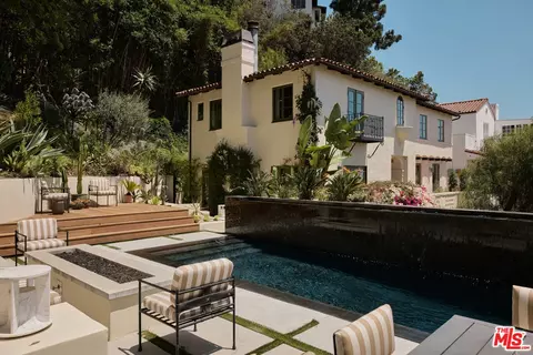 7939 Hillside Ave, Los Angeles, CA 90046