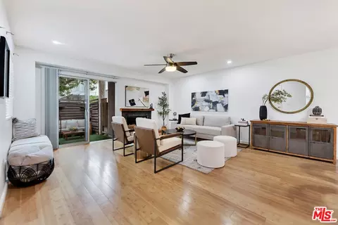 20155 Keswick St #107, Winnetka, CA 91306