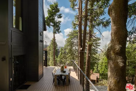 Exterior - 413 Cimarron Ln, Lake Arrowhead, CA 92352 photo 4 of 9