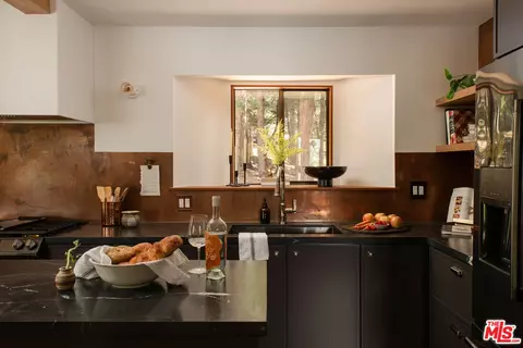 Kitchen - 413 Cimarron Ln, Lake Arrowhead, CA 92352 photo 2 of 3