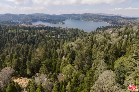 View/Area - 413 Cimarron Ln, Lake Arrowhead, CA 92352 photo 2 of 2