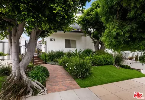 1171 Stanford St #3, Santa Monica, CA 90403