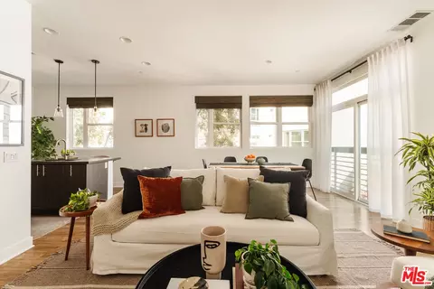 2753 Waverly Dr #601, Los Angeles, CA 90039