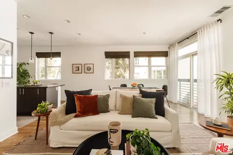 2753 Waverly Dr #601, Los Angeles, CA 90039