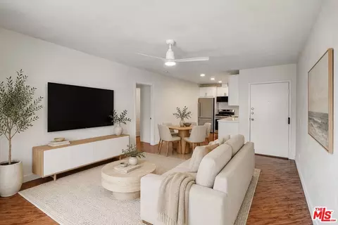 4506 Saugus Ave #10, Los Angeles, CA 91403