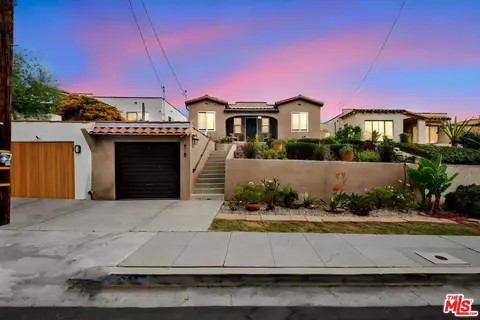878 W 21st St, San Pedro, CA 90731