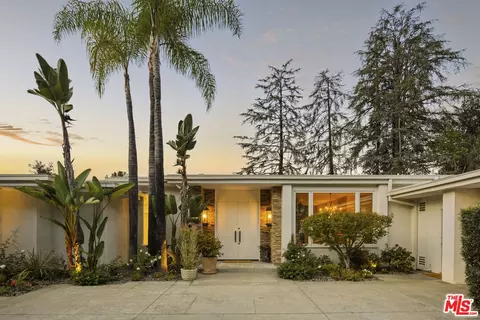 4101 Clear Valley Dr, Encino, CA 91436