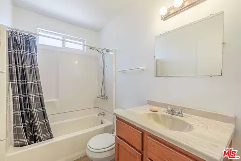 Bath - 43033 39th St, Lancaster, CA 93536 photo 2 of 2