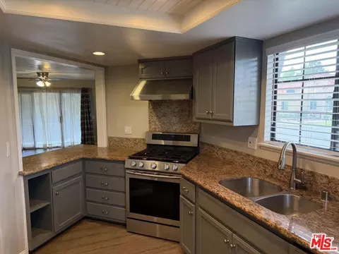 Kitchen - 11644 Kerrie Way, Apple Valley, CA 92308 photo 2 of 2