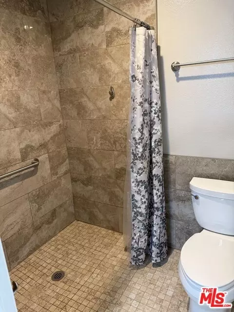 Bath - 11644 Kerrie Way, Apple Valley, CA 92308 photo 4 of 5