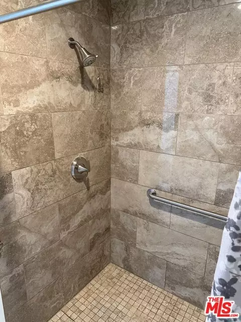 Bath - 11644 Kerrie Way, Apple Valley, CA 92308 photo 5 of 5