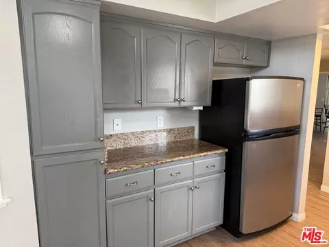 Kitchen - 11644 Kerrie Way, Apple Valley, CA 92308 photo 1 of 2