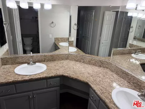 Bath - 11644 Kerrie Way, Apple Valley, CA 92308 photo 3 of 5