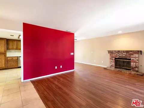 Living - 7204 Emerson Ave, Yucca Valley, CA 92284 photo 3 of 7
