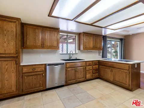 Kitchen - 7204 Emerson Ave, Yucca Valley, CA 92284 photo 1 of 5