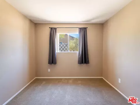 Bedroom - 7204 Emerson Ave, Yucca Valley, CA 92284 photo 4 of 7