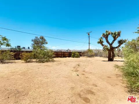 Exterior - 7204 Emerson Ave, Yucca Valley, CA 92284 photo 10 of 17