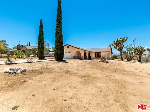 Exterior - 7204 Emerson Ave, Yucca Valley, CA 92284 photo 3 of 17