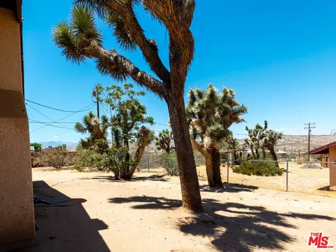 Exterior - 7204 Emerson Ave, Yucca Valley, CA 92284 photo 11 of 17