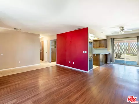 Living - 7204 Emerson Ave, Yucca Valley, CA 92284 photo 2 of 7