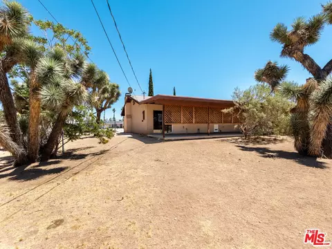 Exterior - 7204 Emerson Ave, Yucca Valley, CA 92284 photo 9 of 17