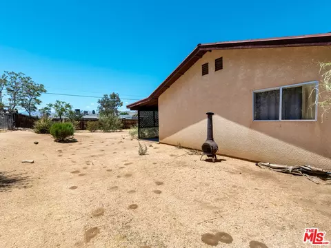Exterior - 7204 Emerson Ave, Yucca Valley, CA 92284 photo 13 of 17