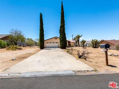 Exterior - 7204 Emerson Ave, Yucca Valley, CA 92284 photo 5 of 17