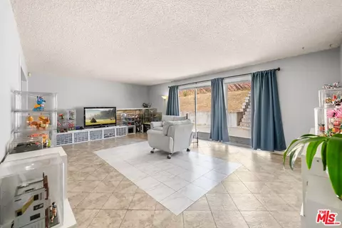 12471 Tibbetts St, Sylmar, CA 91342