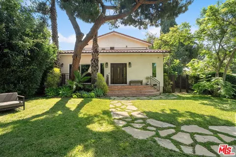 1568 S Point View St, Los Angeles, CA 90035