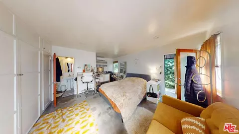 Bedroom - 320 Grand Blvd, Venice, CA 90291 photo 8 of 9