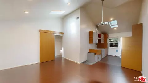 Other - 320 Grand Blvd, Venice, CA 90291 photo 3 of 21