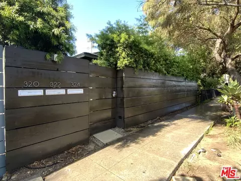 Exterior - 320 Grand Blvd, Venice, CA 90291 photo 10 of 19