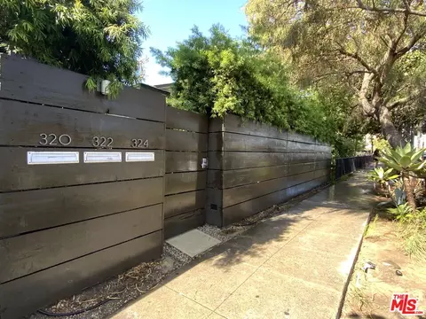 Exterior - 320 Grand Blvd, Venice, CA 90291 photo 11 of 19