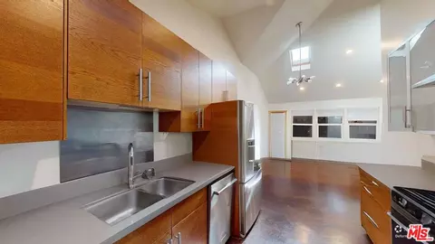 Other - 320 Grand Blvd, Venice, CA 90291 photo 5 of 21