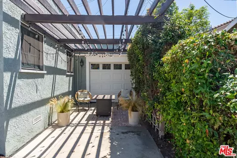 Exterior - 4224 E 11th St, Long Beach, CA 90804 photo 4 of 5