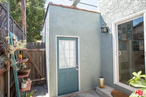 Exterior - 4224 E 11th St, Long Beach, CA 90804 photo 5 of 5