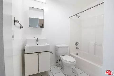 Bath - 1299 E Green St, Pasadena, CA 91106 photo 1 of 1