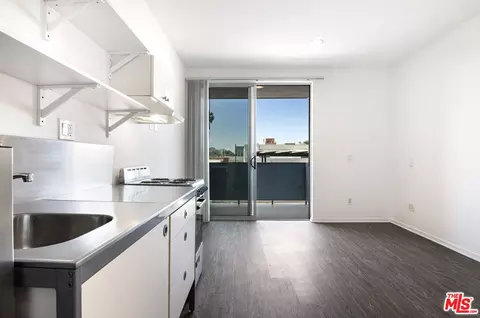 Kitchen - 1299 E Green St, Pasadena, CA 91106 photo 1 of 1