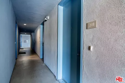 Entry Way - 1299 E Green St, Pasadena, CA 91106 photo 1 of 1