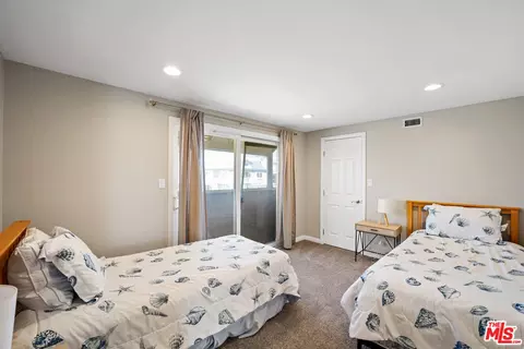 Bedroom - 305 Ocean Dr, Oxnard, CA 93035 photo 1 of 4