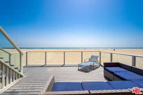 Exterior - 305 Ocean Dr, Oxnard, CA 93035 photo 3 of 5