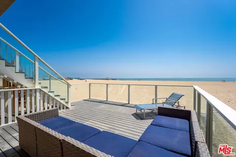 Exterior - 305 Ocean Dr, Oxnard, CA 93035 photo 2 of 5