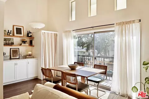 4660 Coldwater Canyon Ave #16, Studio City, CA 91604