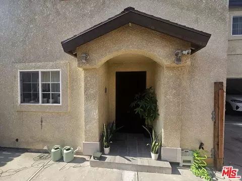 4922 W 104th St, Inglewood, CA 90304