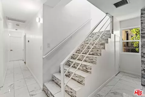 Entry Way - 9935 Zitto Ln, Tujunga, CA 91042 photo 3 of 3