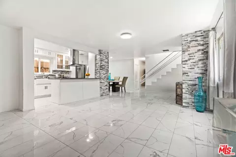 Entry Way - 9935 Zitto Ln, Tujunga, CA 91042 photo 1 of 3