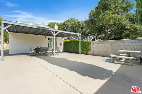 Exterior - 9935 Zitto Ln, Tujunga, CA 91042 photo 1 of 2