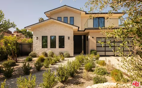 12427 Cumpston St, Valley Village, CA 91607