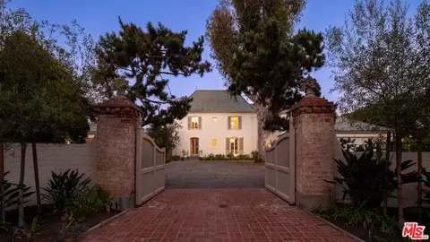 528 Chautauqua Blvd, Pacific Palisades, CA 90272